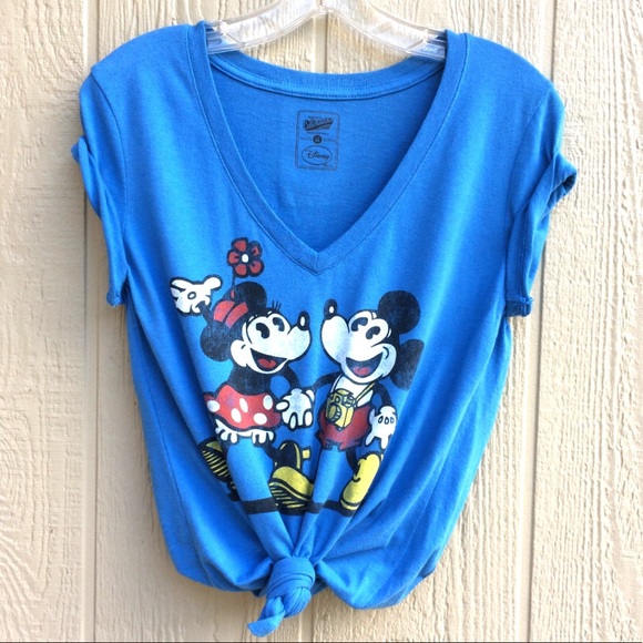 Disney collectible tee shirt Mickey & Minnie shirt - Picture 6 of 8